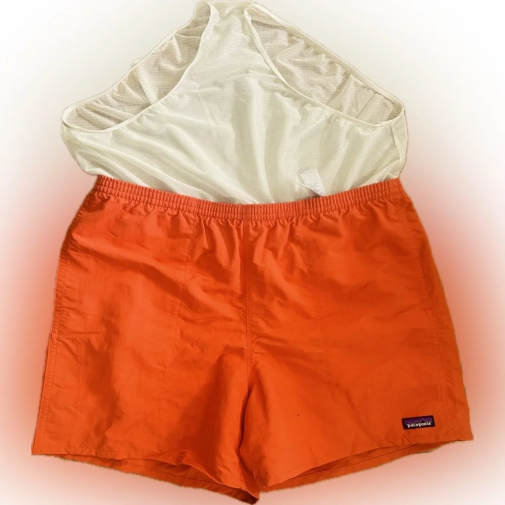 NWT Patagonia Men’s SZ L & XL “pimento red” “Baggies Shorts” w/2 front pockets